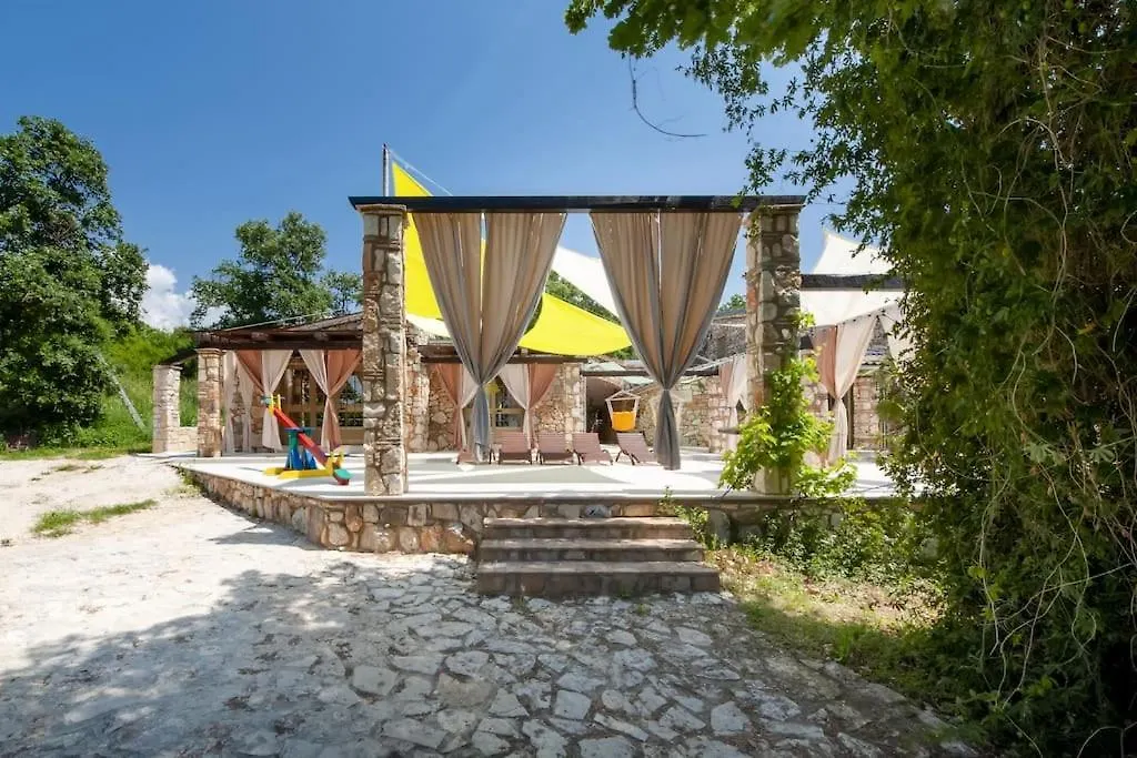 Childern And Adults Enjoy Games,Pool And Seaview Villa Rovinj