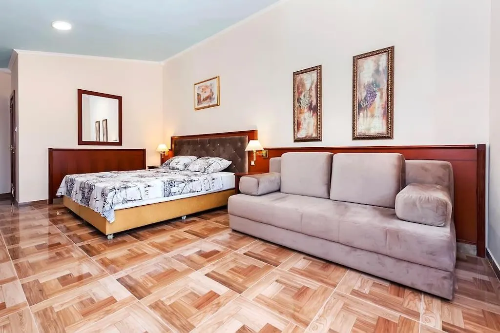 Childern And Adults Enjoy Games,Pool And Seaview Villa Rovinj Croatia