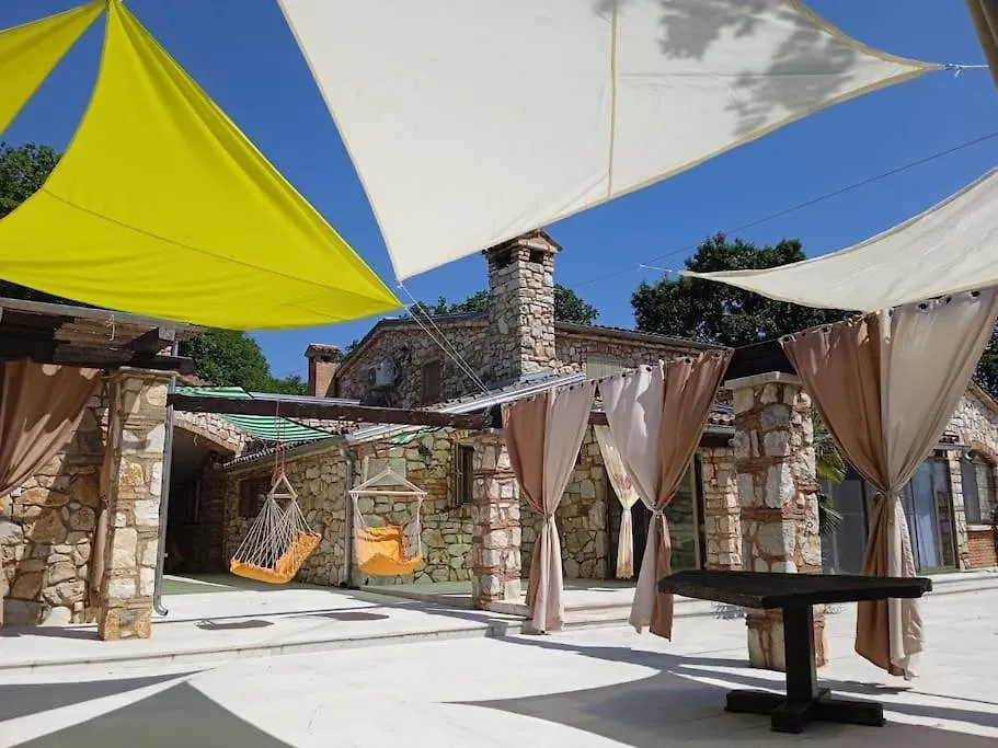 Childern And Adults Enjoy Games,Pool And Seaview Villa Rovinj 0*,