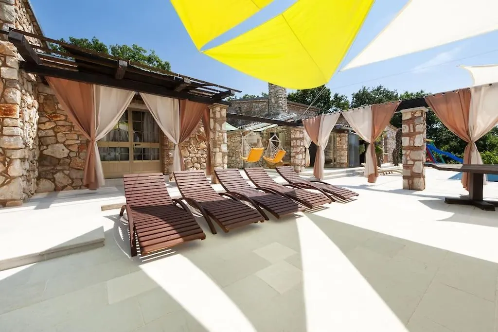 Childern And Adults Enjoy Games,Pool And Seaview Villa Rovinj 0*,  Croatia
