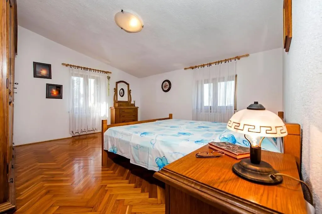 Childern And Adults Enjoy Games,Pool And Seaview Villa Rovinj Croatia