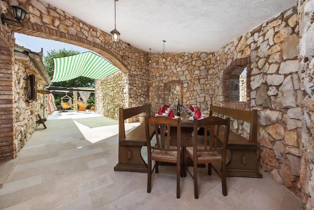 Childern And Adults Enjoy Games,Pool And Seaview Villa Rovinj