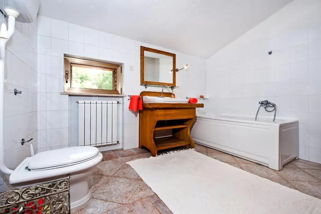 Childern And Adults Enjoy Games,Pool And Seaview Villa Rovinj